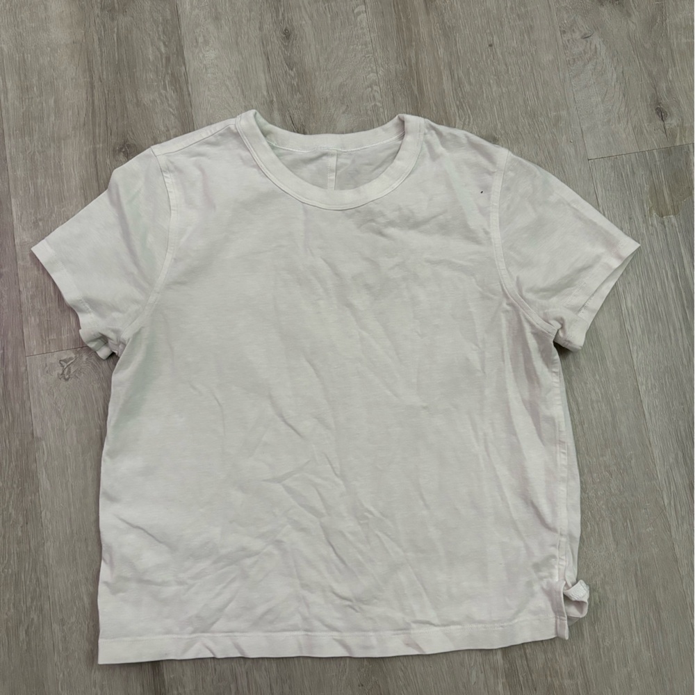 Lululemon cropped T-shirt